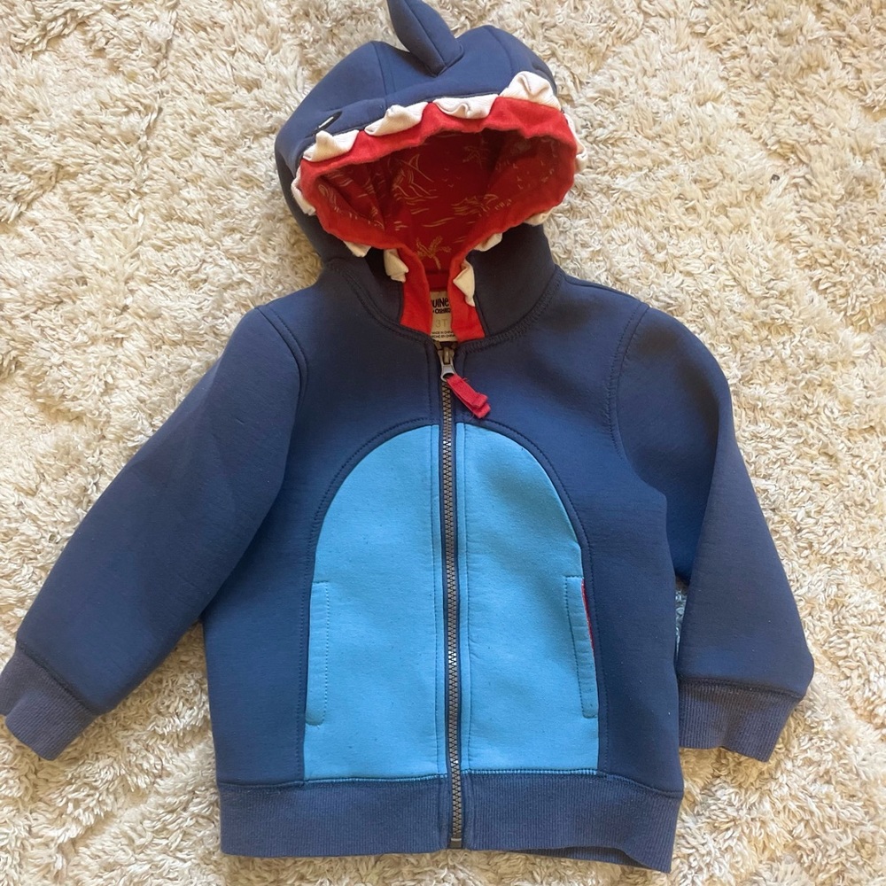 🦈sweatshirt•size 3T